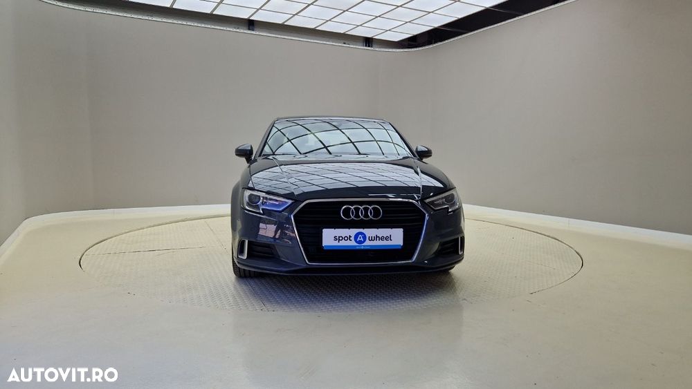 Audi A3 2.0 35 TDI S tronic quattro Sport - 2