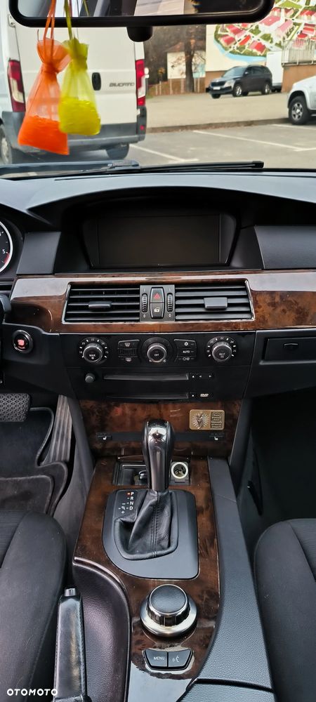 BMW Seria 5 520d - 16