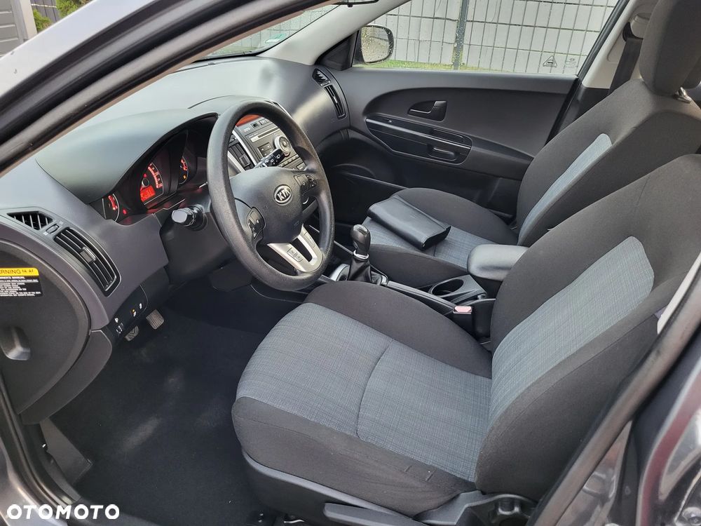 Kia Ceed 1.4 Comfort + - 23