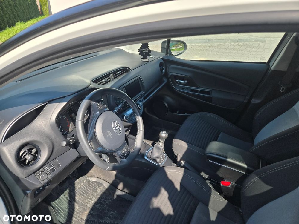 Toyota Yaris 1.5 Premium - 14