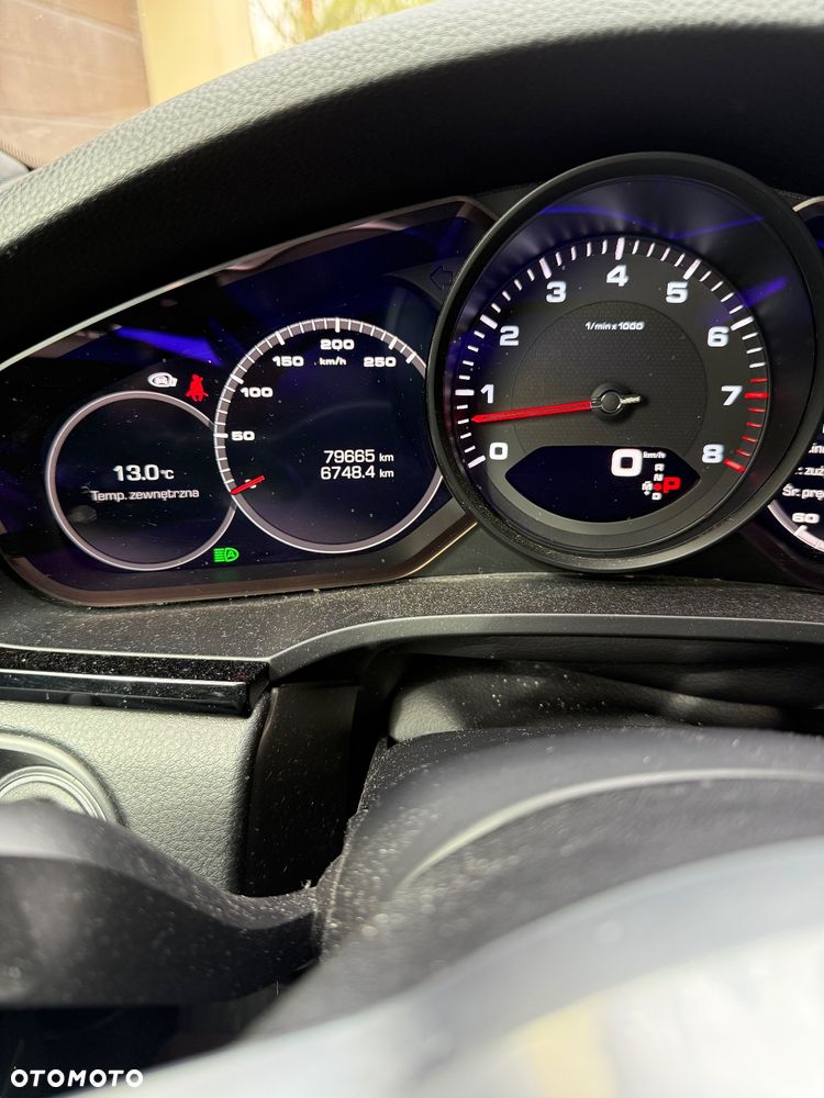 Porsche Cayenne Standard - 13