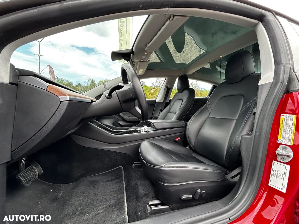 Tesla Model 3 - 3