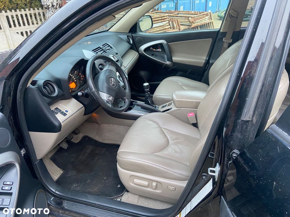 Toyota RAV4 2.2 D-4D X - 7
