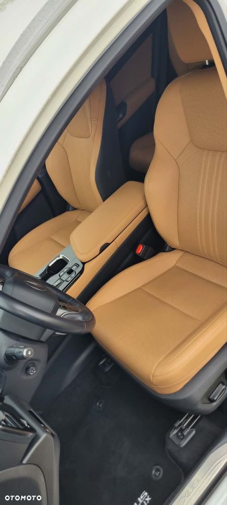 Lexus NX - 4