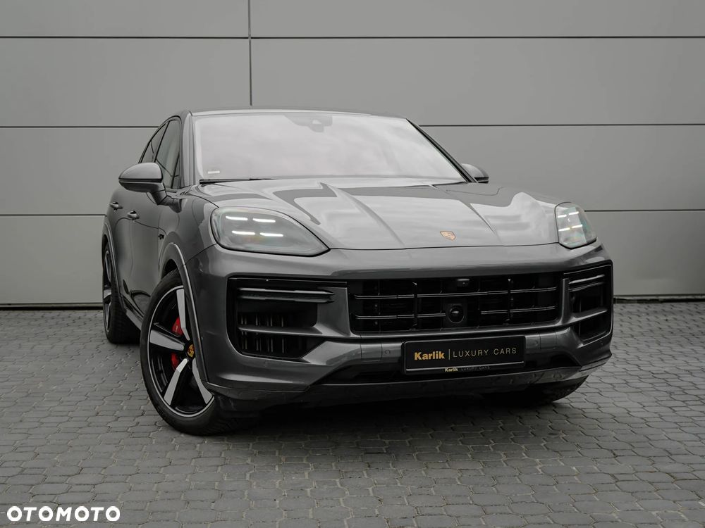 Porsche Cayenne Turbo S E-Hybrid - 1