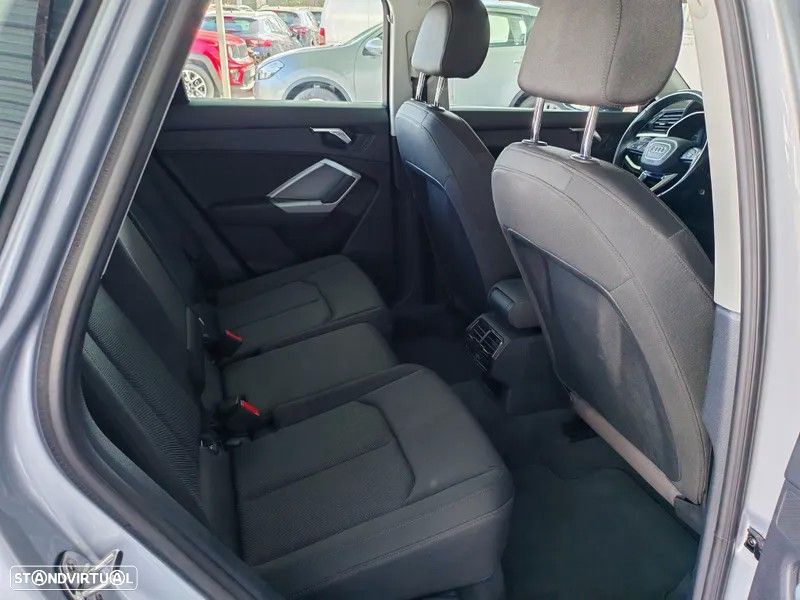 Audi Q3 45 TFSIe S tronic — fotografia 12