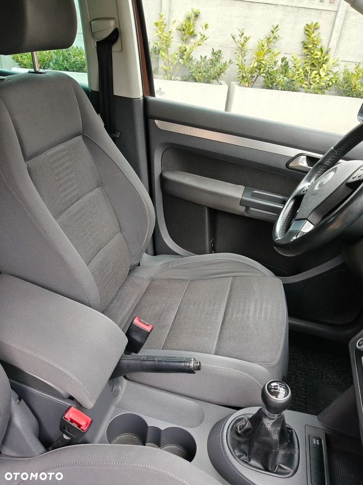 Volkswagen Touran 2.0 TDI Highline - 14