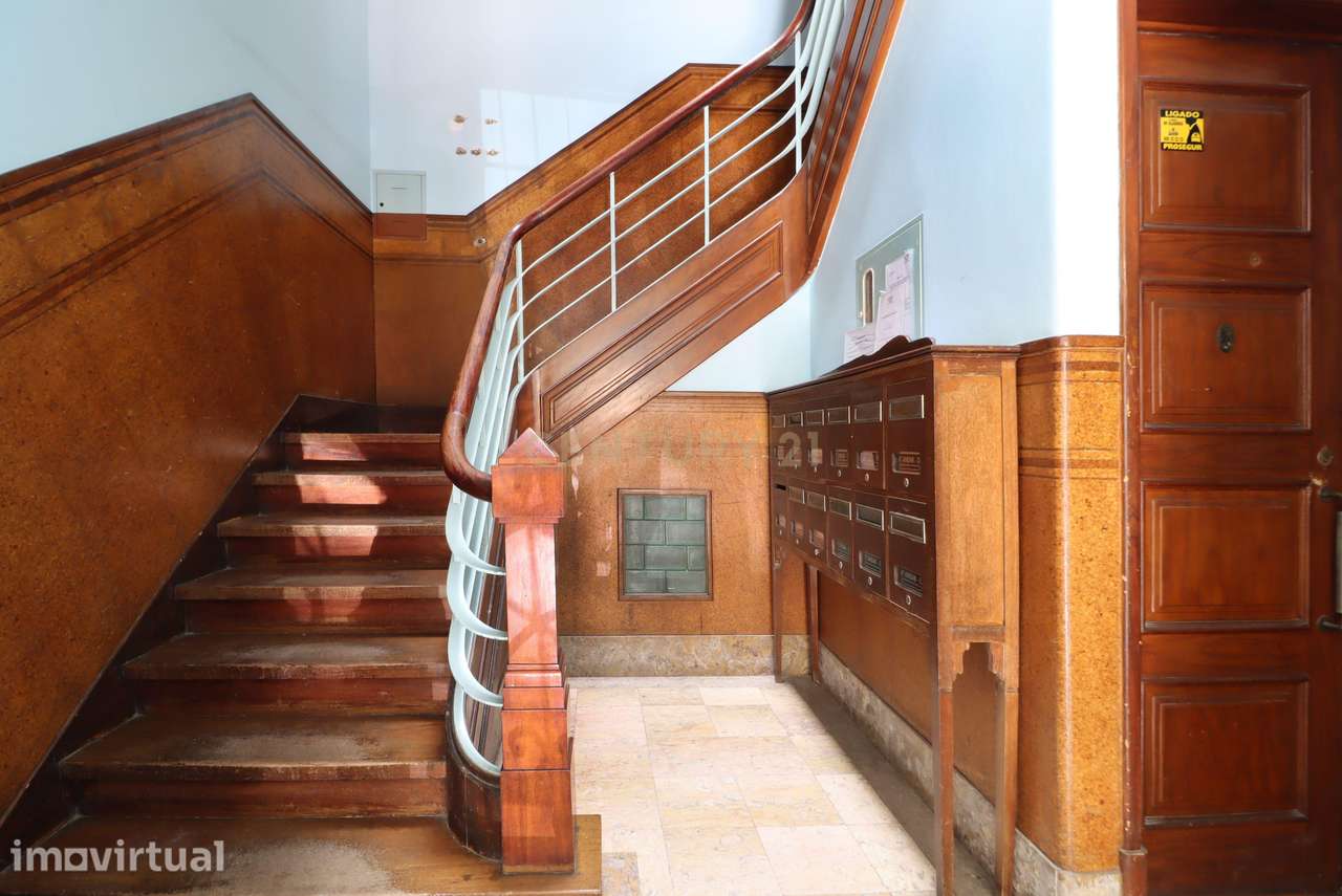 Apartamento Renovado no Areeiro, Lisboa - 4 Quartos e Vista Cidade - Grande imagem: 4/35