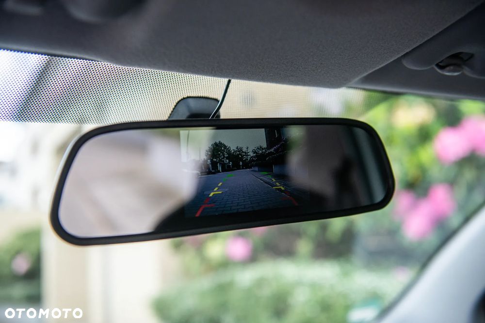 Toyota iQ 1.0 Sol - 22