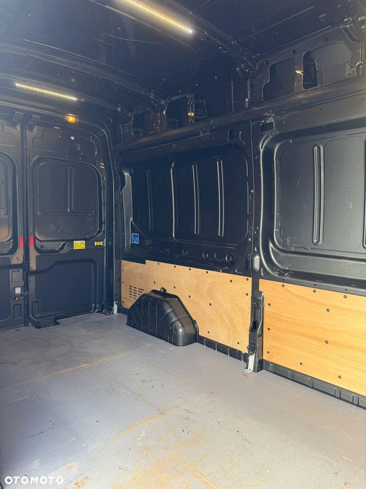 Ford Transit - 22