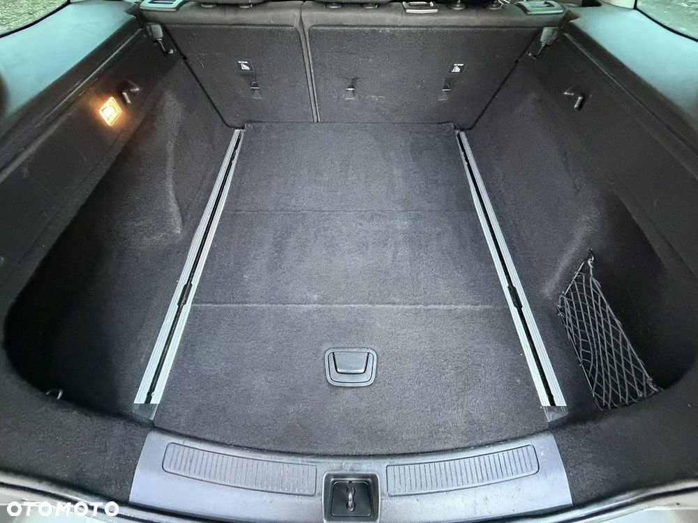 Opel Insignia - 25