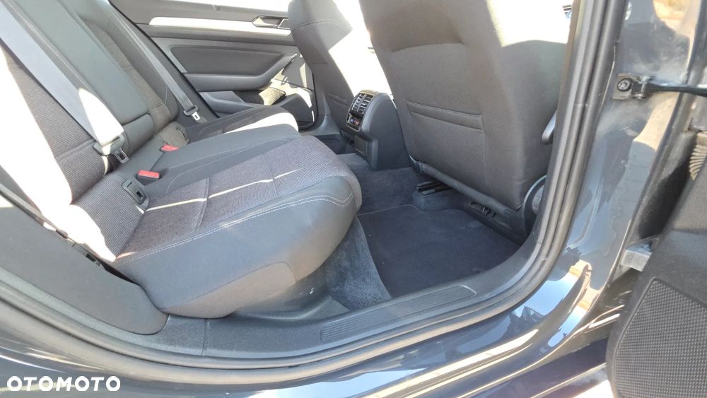 Volkswagen Passat 2.0 TDI SCR Comfortline DSG - 24