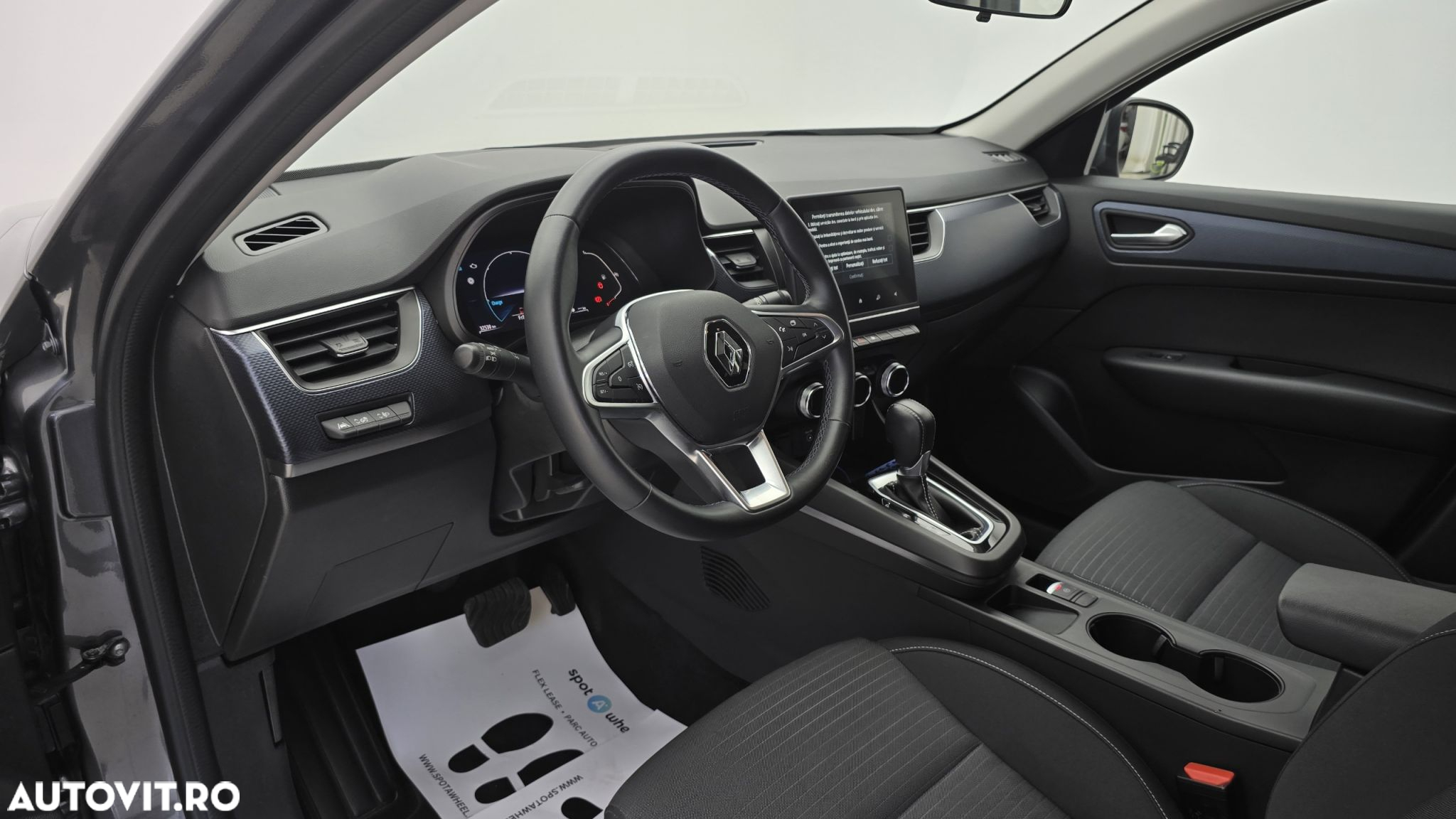 Renault Arkana E-TECH 145 Evolution - 13