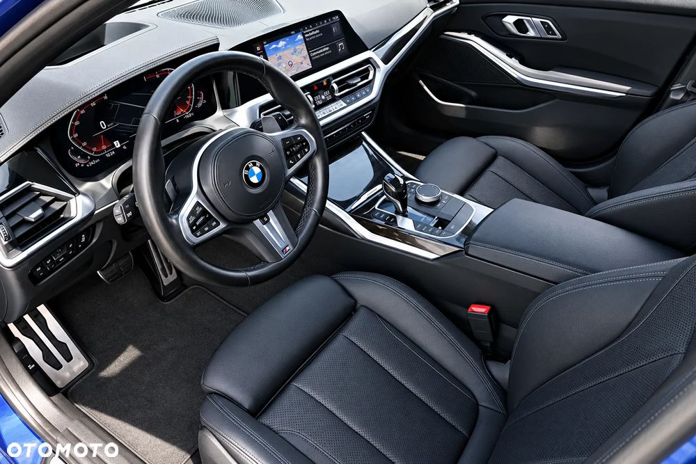 BMW Seria 3 330i M Sport - 12