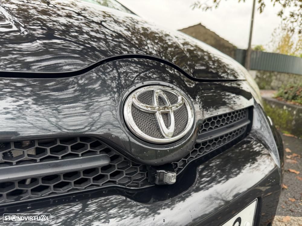 Toyota Corolla Verso 2.2 D-4D High Pack - 11