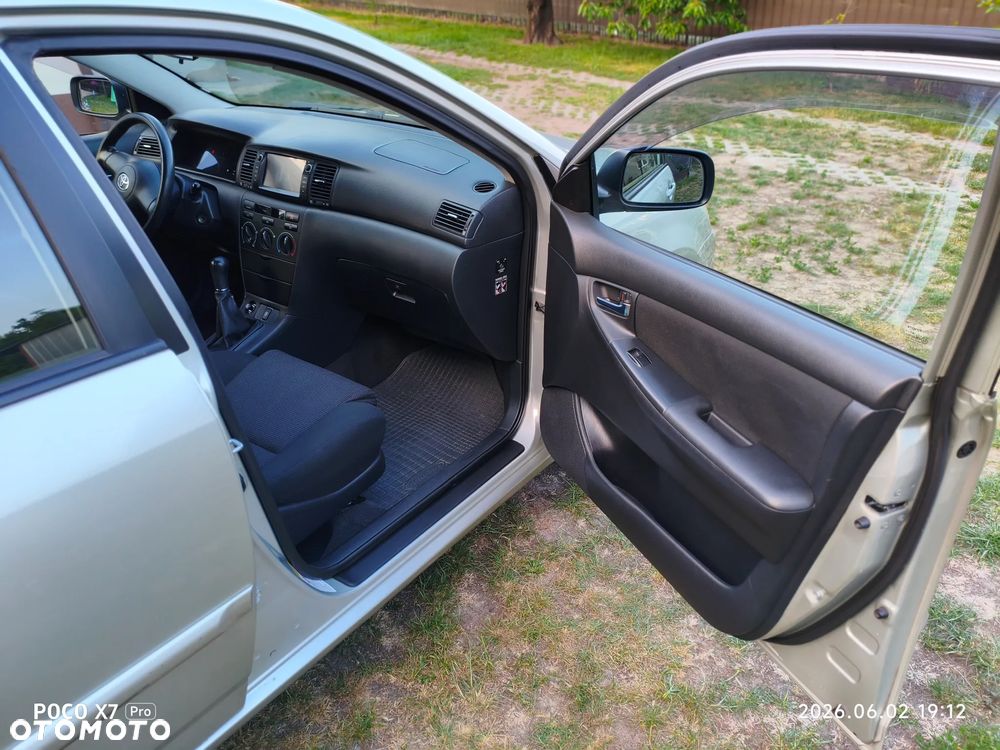 Toyota Corolla - 10