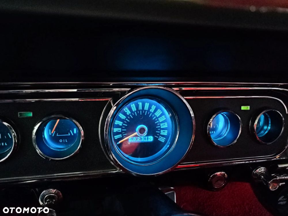 Ford Mustang - 12