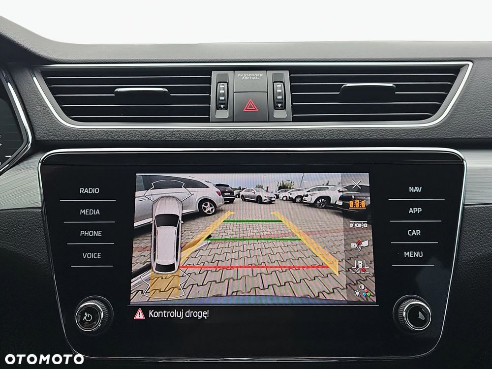 Skoda Superb 2.0 TDI SCR Ambition DSG - 19