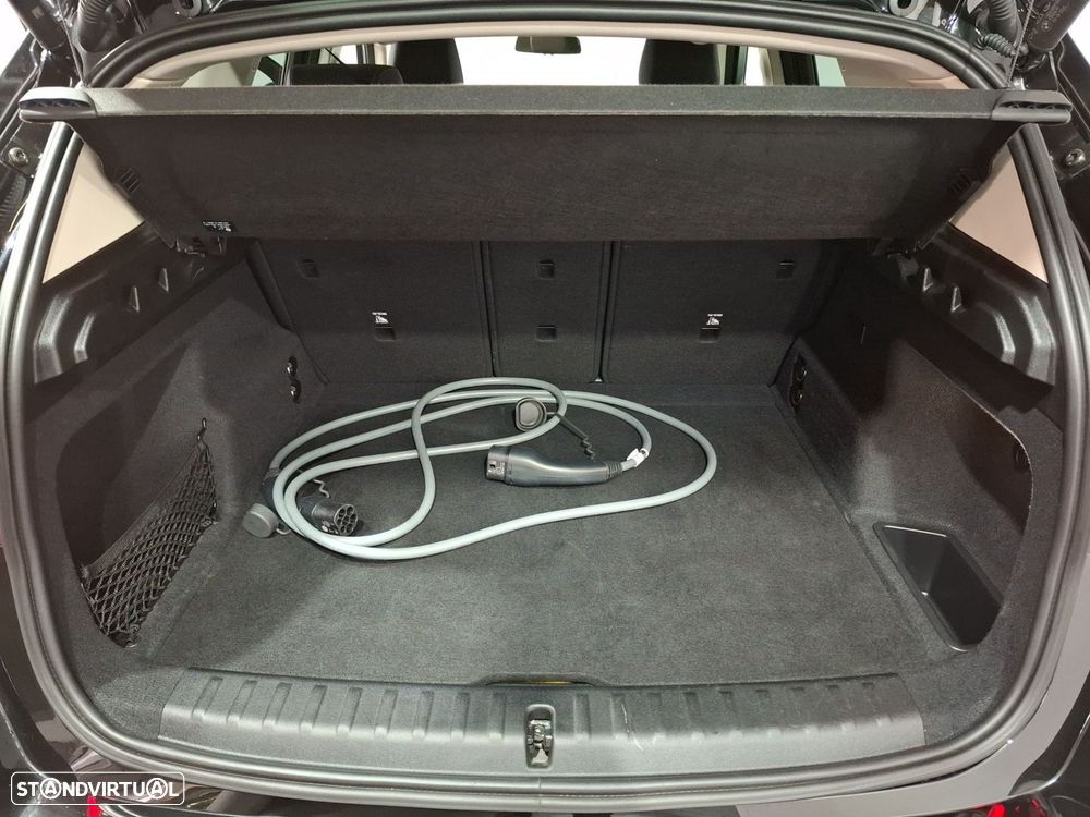 BMW iX1 eDrive20 - 27