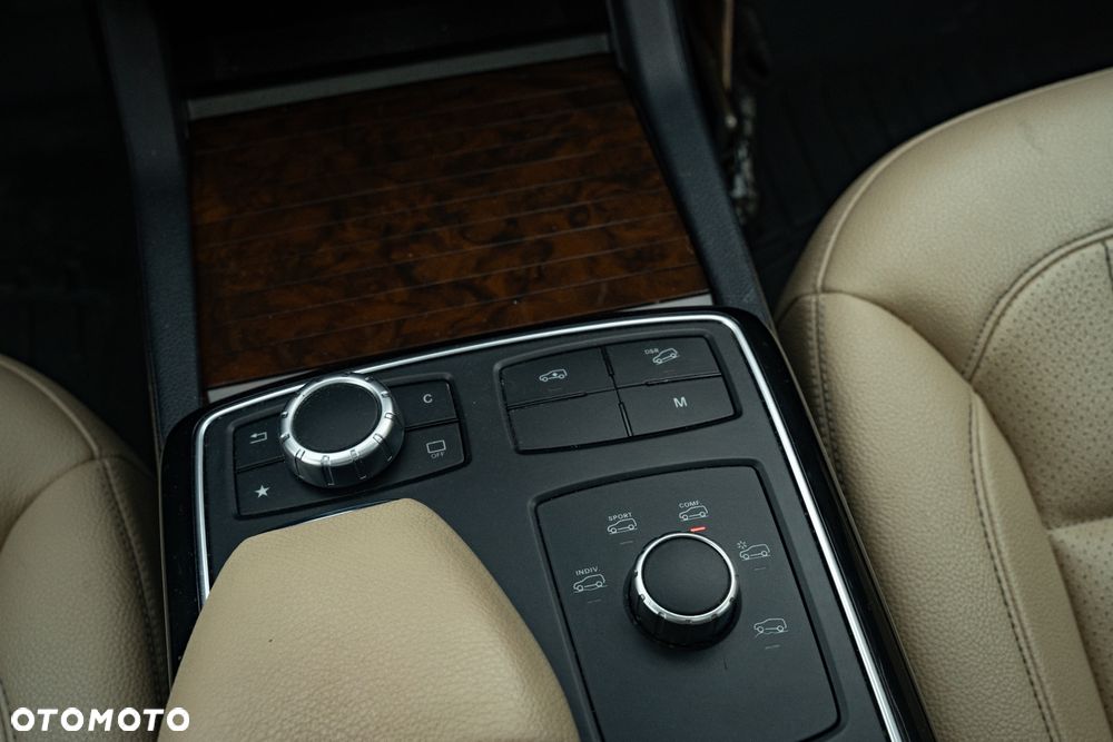 Mercedes-Benz GLS - 27