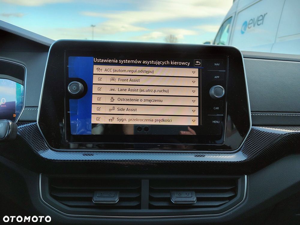 Volkswagen T-Cross - 21