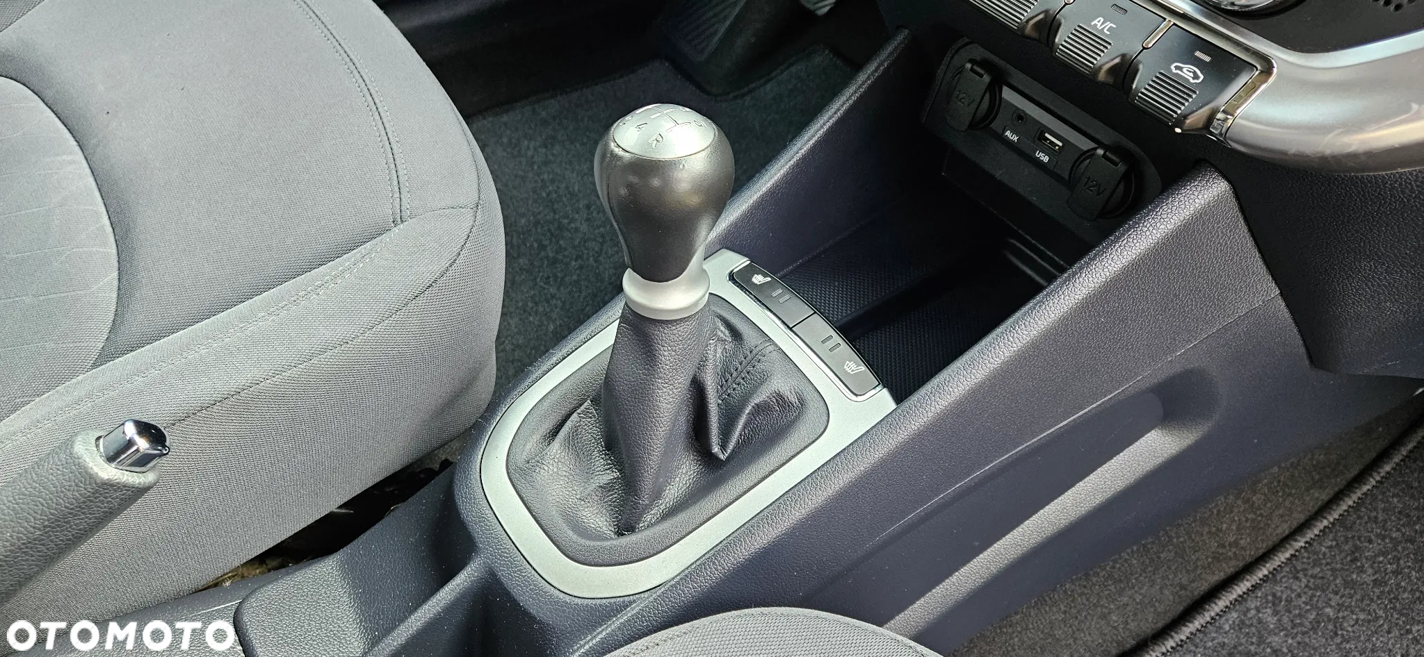 Kia Rio - 26