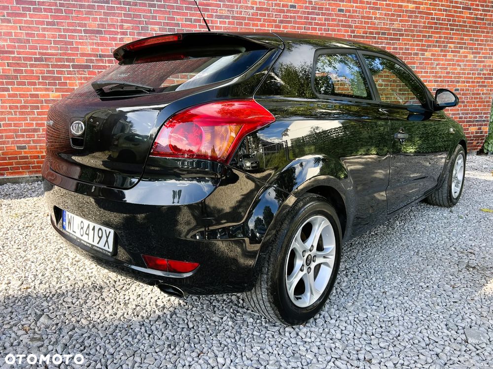 Kia Ceed - 4
