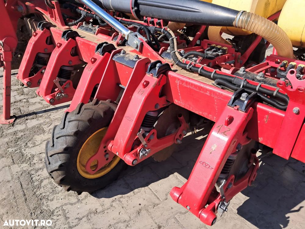 Vaderstad TEMPO TPV 12 SEMANATOARE PNEUMATICA DE PRECIZIE - 14