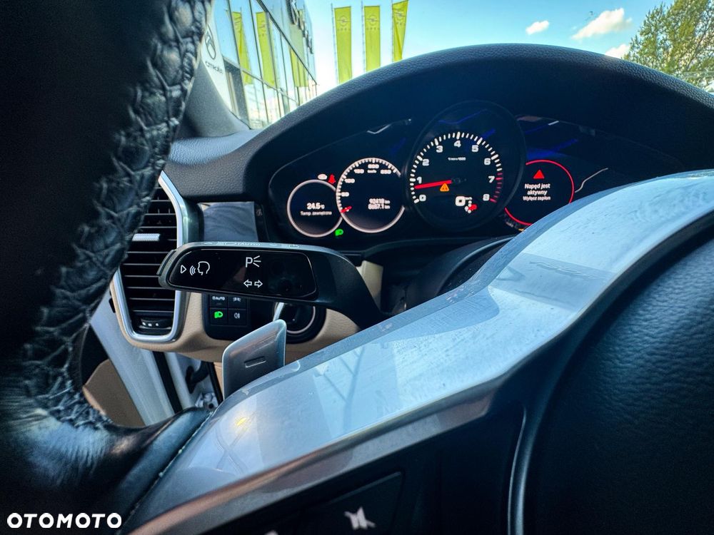 Porsche Cayenne Platinum Edition - 23