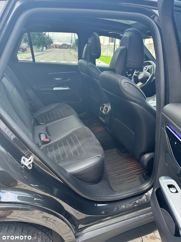 Mercedes-Benz GLC ver-300-e-4--matic-amg-line - 8