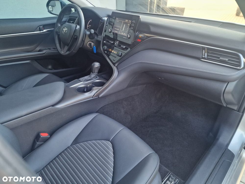 Toyota Camry - 12