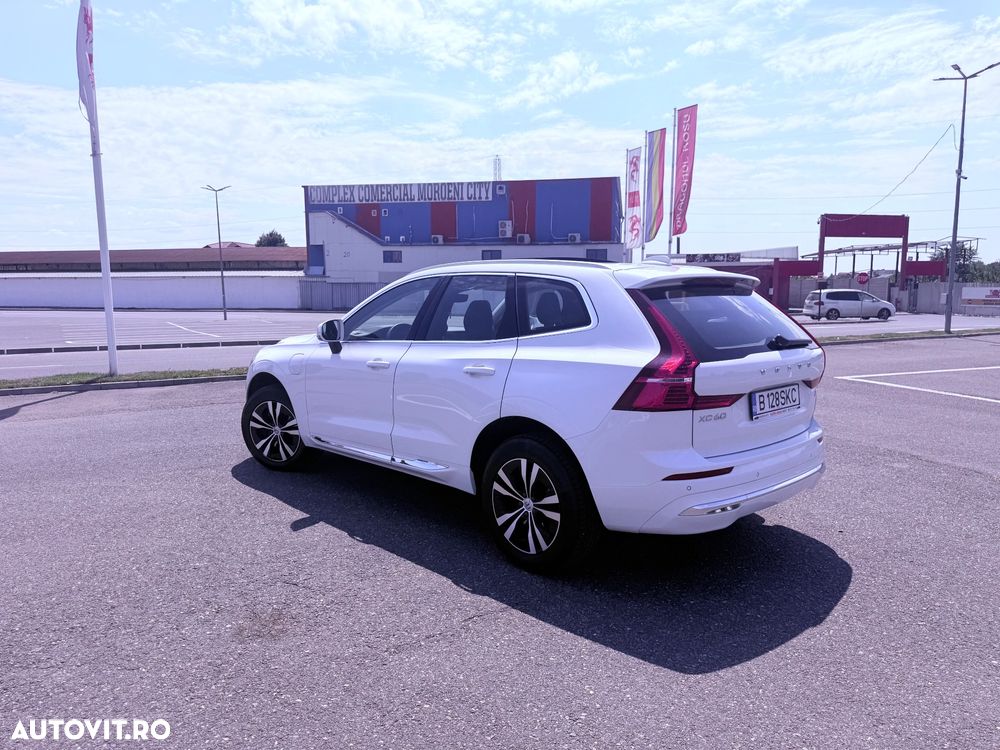 VOLVO XC60 2022 — imagine 8