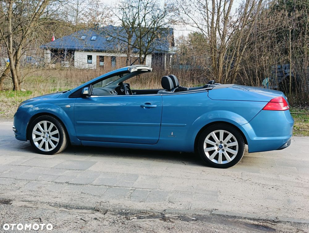 Ford Focus Coupe-Cabriolet 2.0 TDCi DPF Titanium - 16