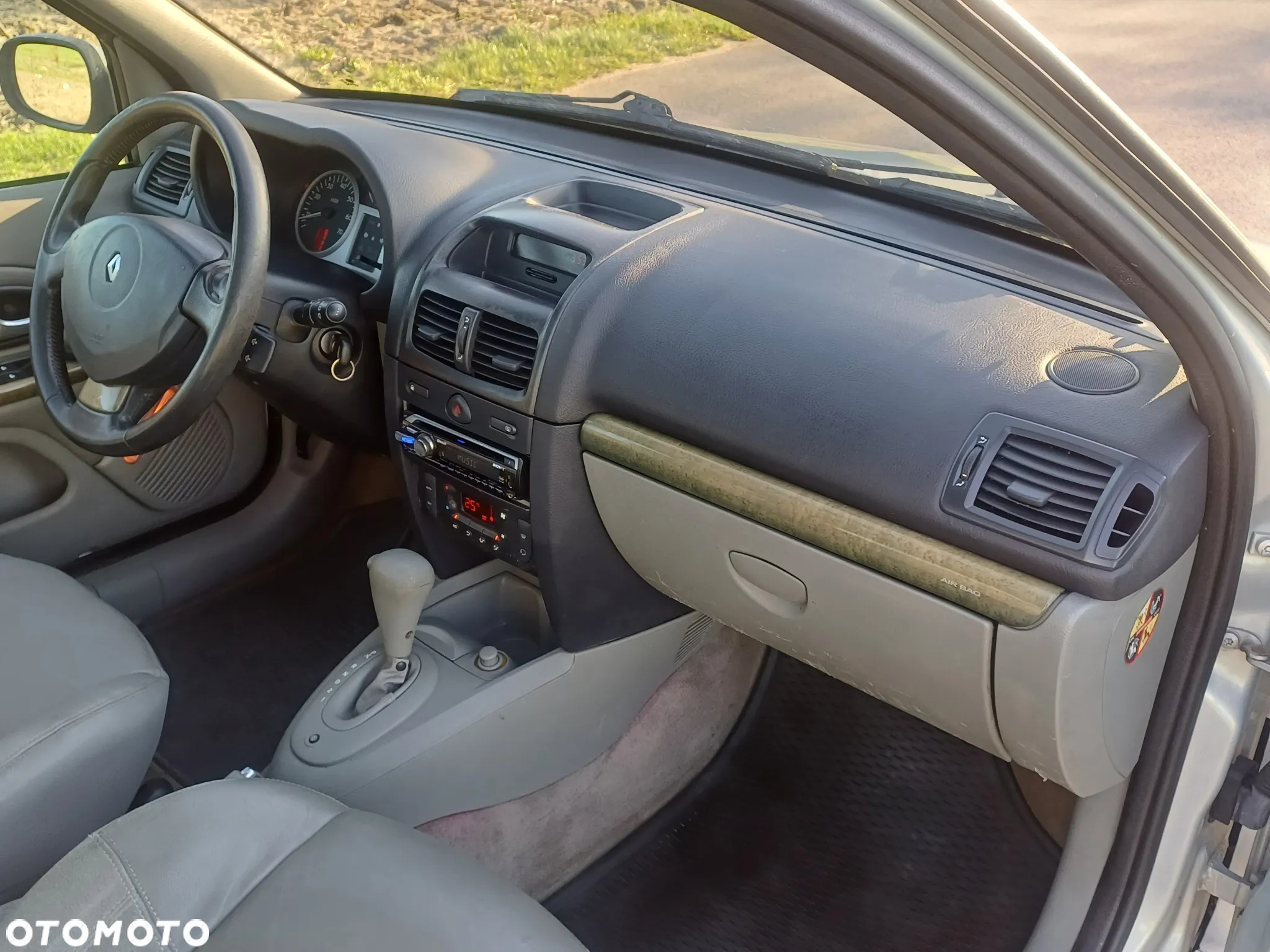 Renault Clio - 18