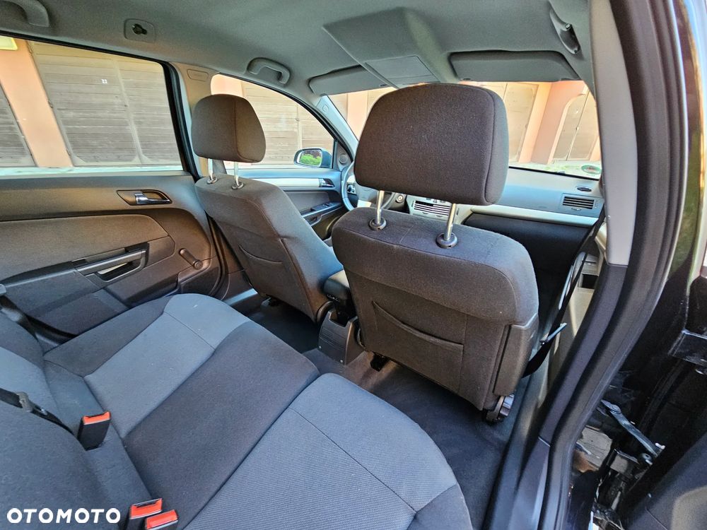 Opel Astra 1.6 Enjoy - 24