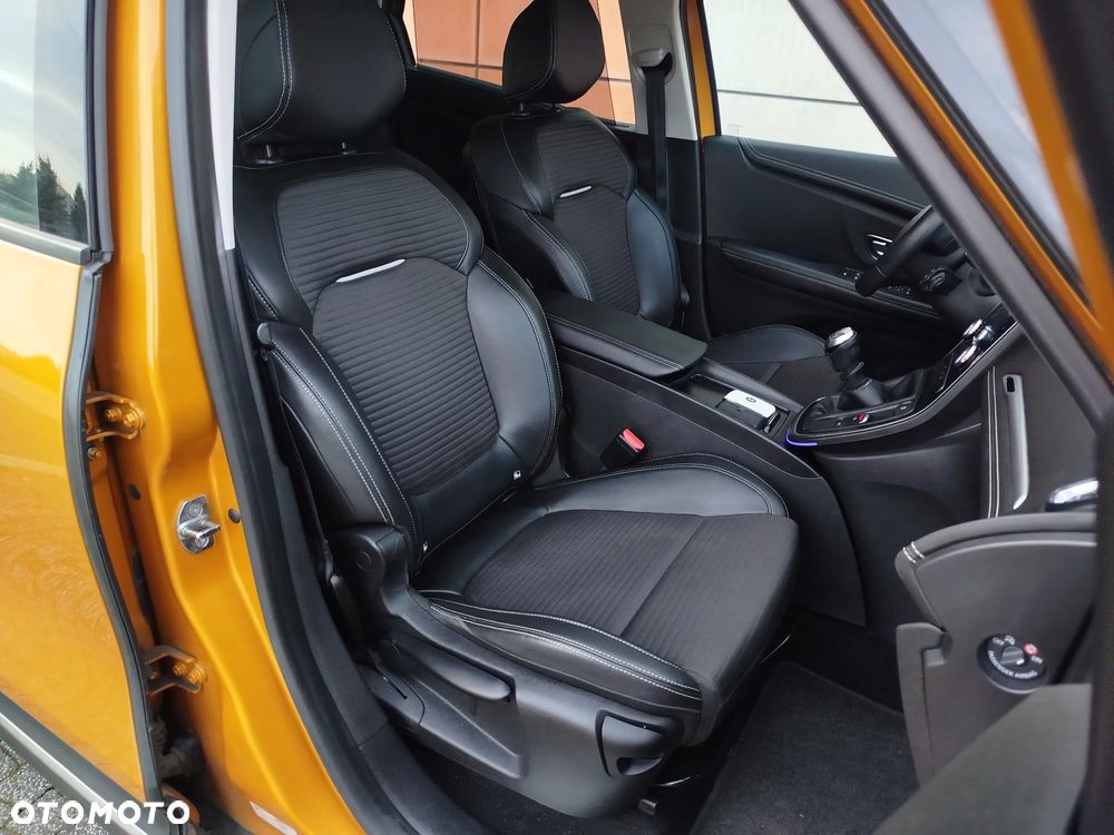 Renault Scenic ENERGY TCe 130 S&S Paris - 11