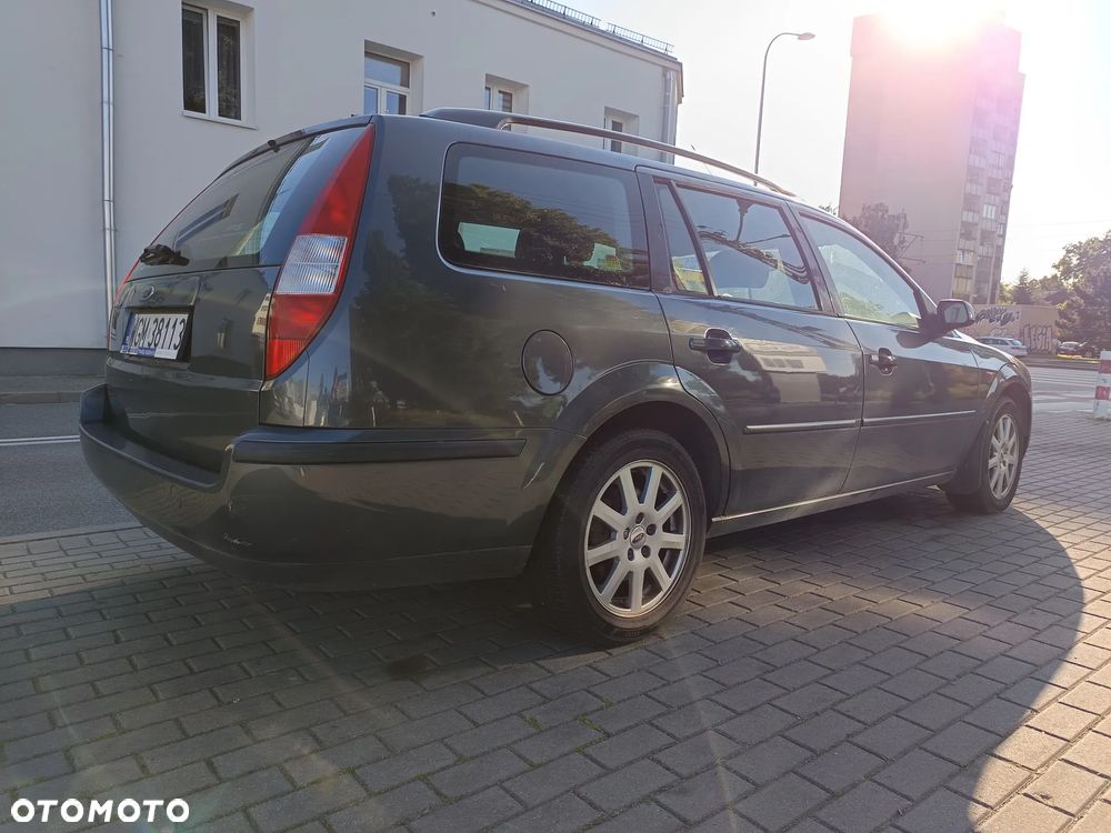 Ford Mondeo 1.8 Ambiente - 2