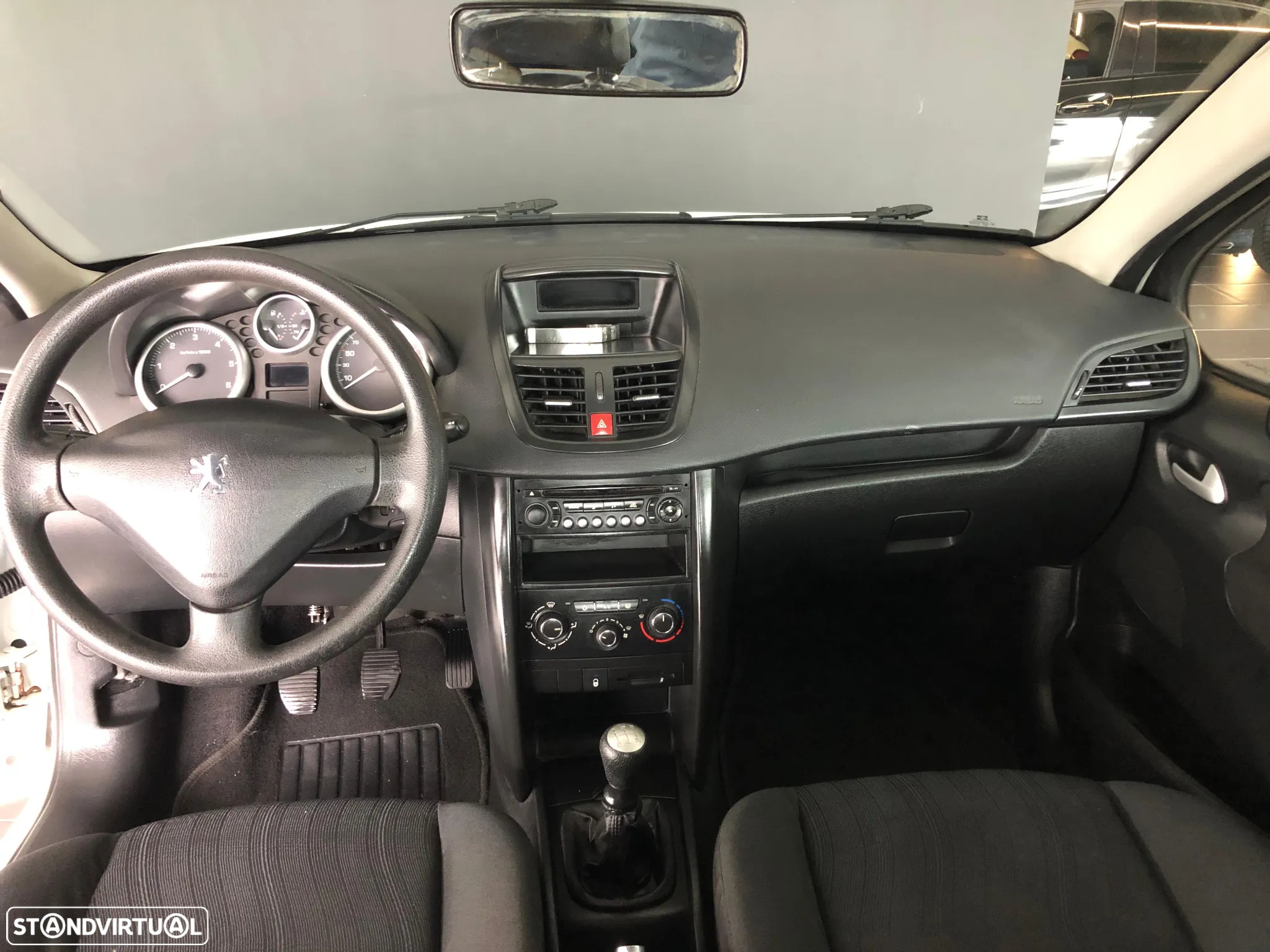 Peugeot 207 - 21