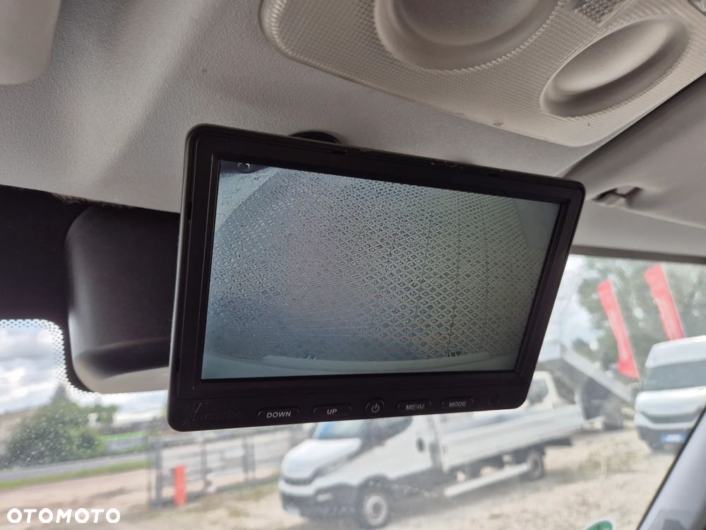 Iveco Daily 50C18 / 35C18 3.0 HPi Hi-Matic, kontener 4.38m x 2.25m x 2.38m , winda 750KG, klimatyzacja, webasto, pneumatyka, HAK 3.5T - 14