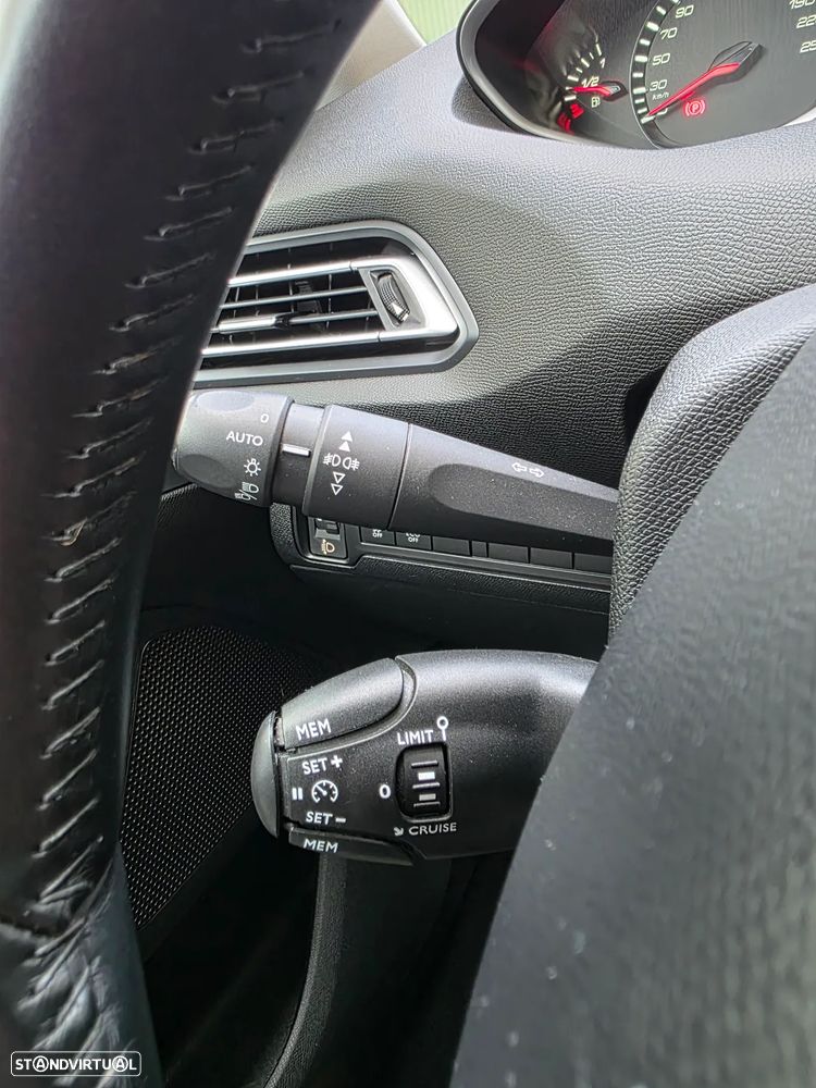 Peugeot 308 1.6 BlueHDi Style - 31