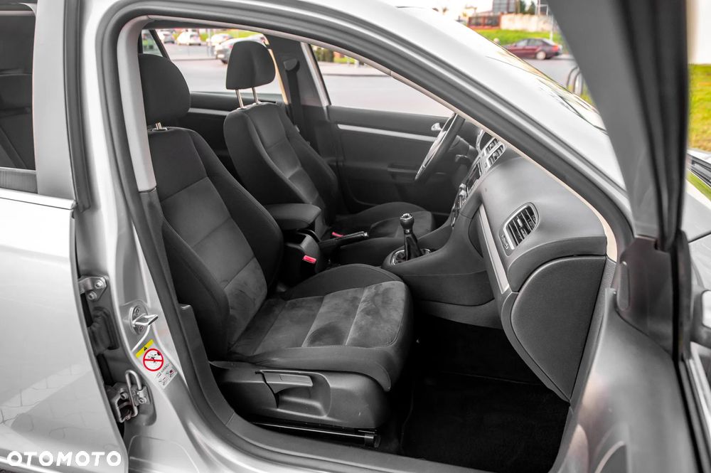 Volkswagen Golf 2.0 TDI DPF Highline - 7