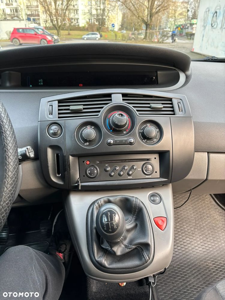 Renault Scenic 1.6 16V Confort Expression - 10