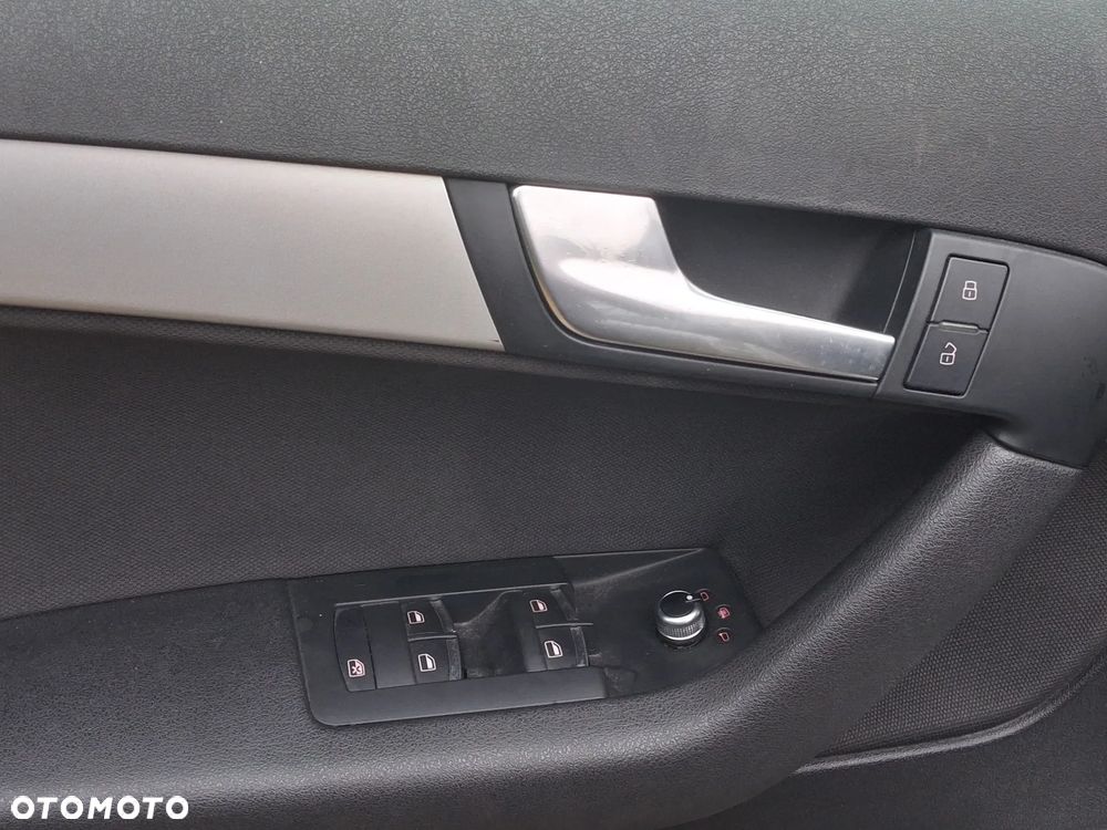 Audi A3 Sportback 2.0 TDI DPF (DSG) S tronic Ambiente - 11