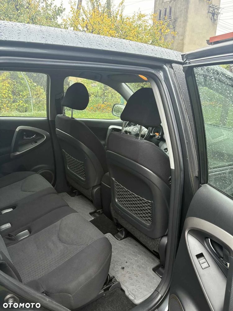 Toyota RAV4 - 9