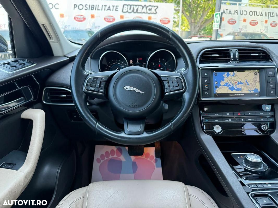 Jaguar F-Pace - 10