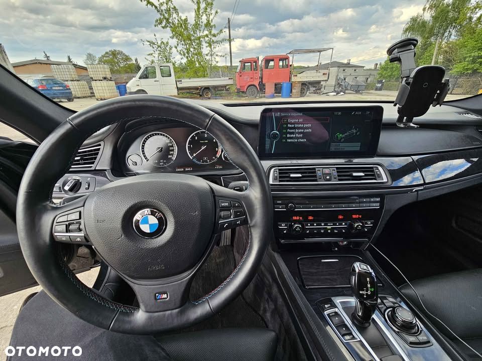BMW Seria 7 740d - 9