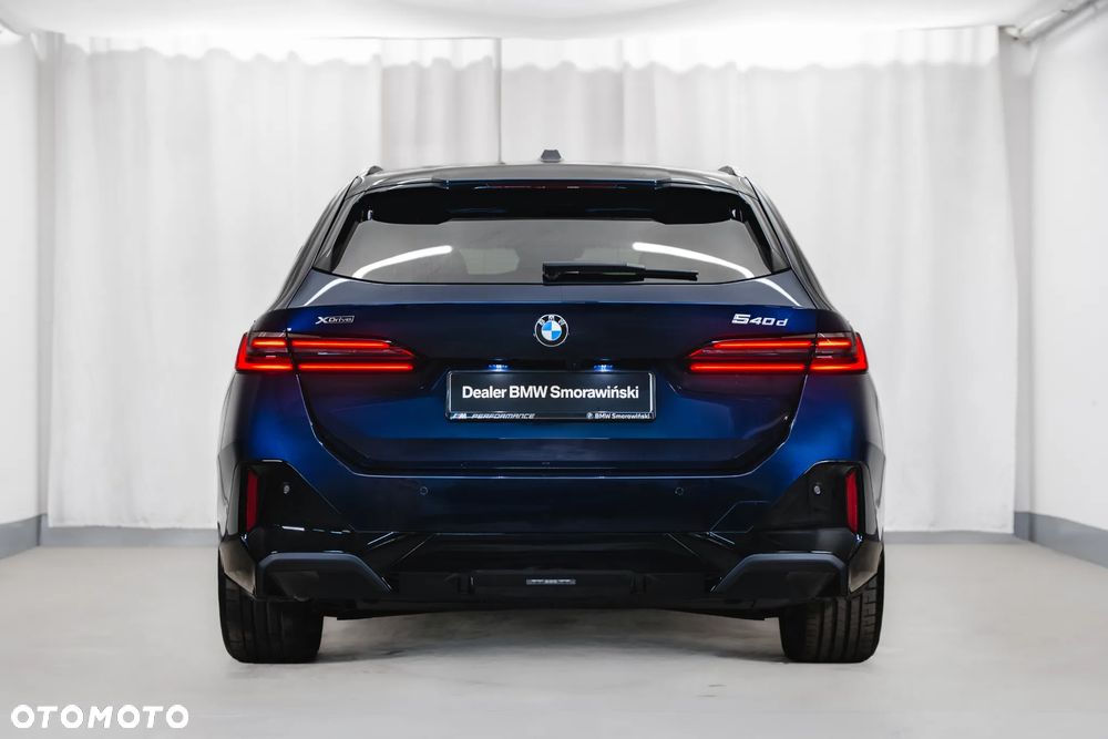 BMW Seria 5 540d xDrive mHEV M Sport - 4