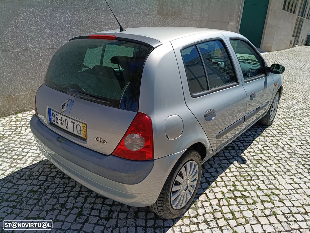 Renault Clio 1.2 16V Confort - 4