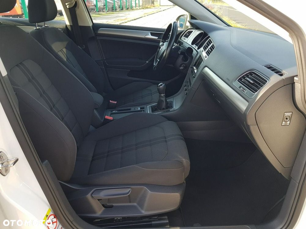 Volkswagen Golf 1.4 TSI BMT Comfortline - 17