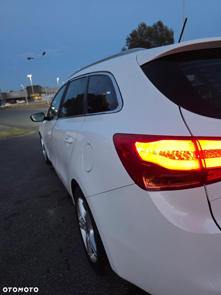 Kia Ceed 1.6 GDI L Business Line - 12
